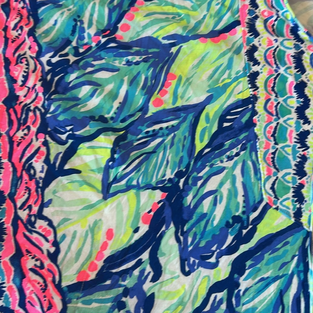 Lilly Pulitzer Britta Knit Tunic Swirling Seadream size XS
PROJECT due to hole - Picture 5 of 16